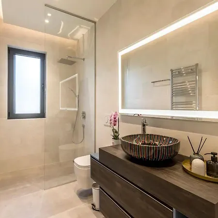 Villa Three Bedroom With Pool