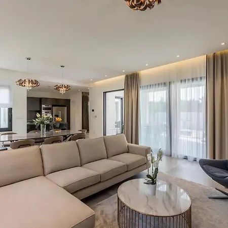 Three Bedroom With Pool Kaštela