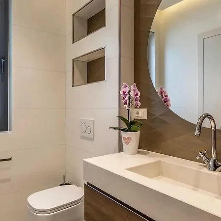 Villa Three Bedroom With Pool