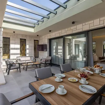 Three Bedroom With Pool