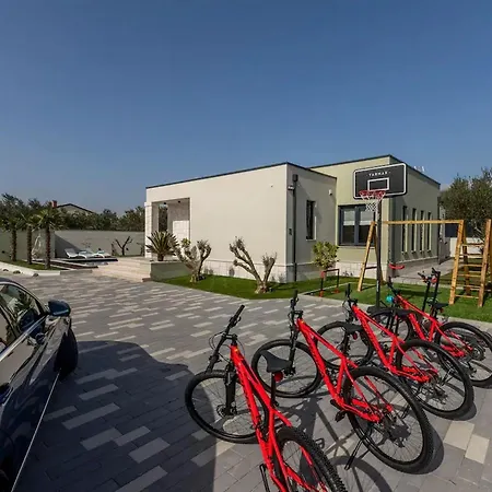 Three Bedroom With Pool Kaštela